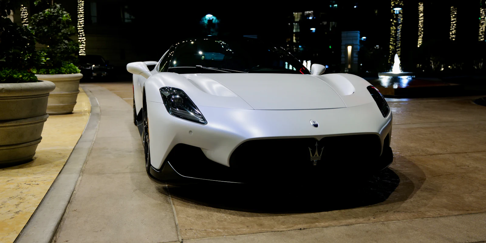 White Maserati MC20